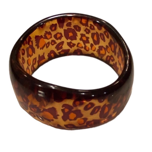 Vintage Leopard Print Asymmetrical Plastic Lucite Wide Chunky Bangle - Picture 1 of 10